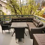 North House - Rocky Mountain Retreat- Enormous House Sleeps 23