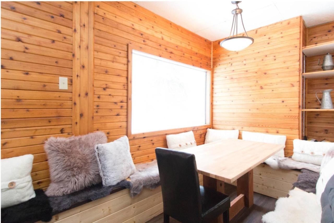 North House - Rocky Mountain Retreat- Enormous House Sleeps 23 * Banff