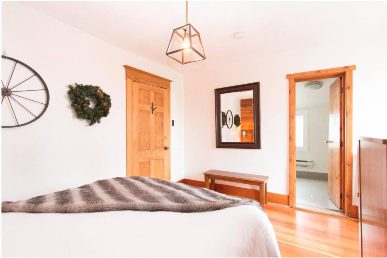 North House - Rocky Mountain Retreat- Enormous House Sleeps 23 Holiday home Banff