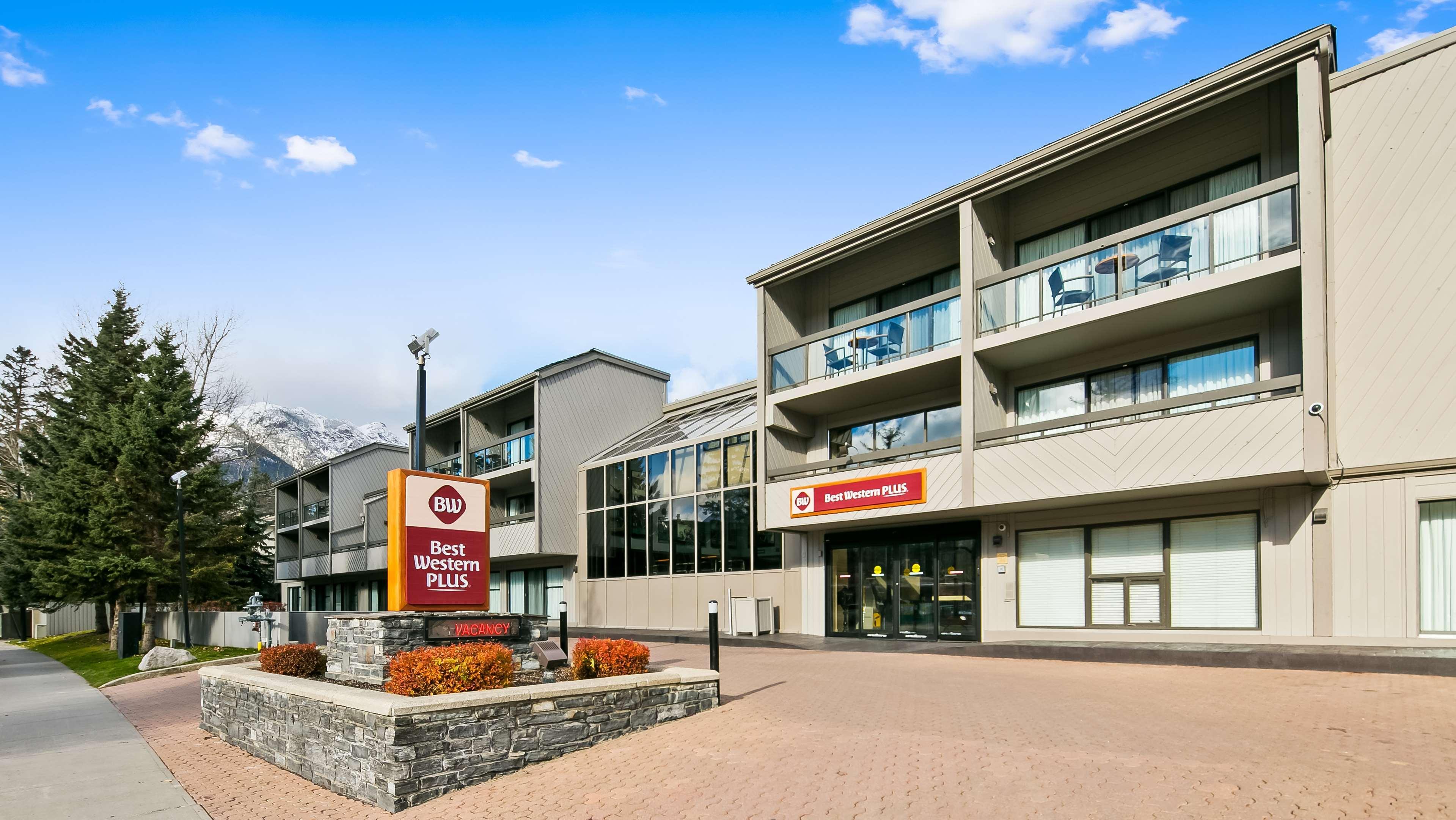 Western International 3* Banff