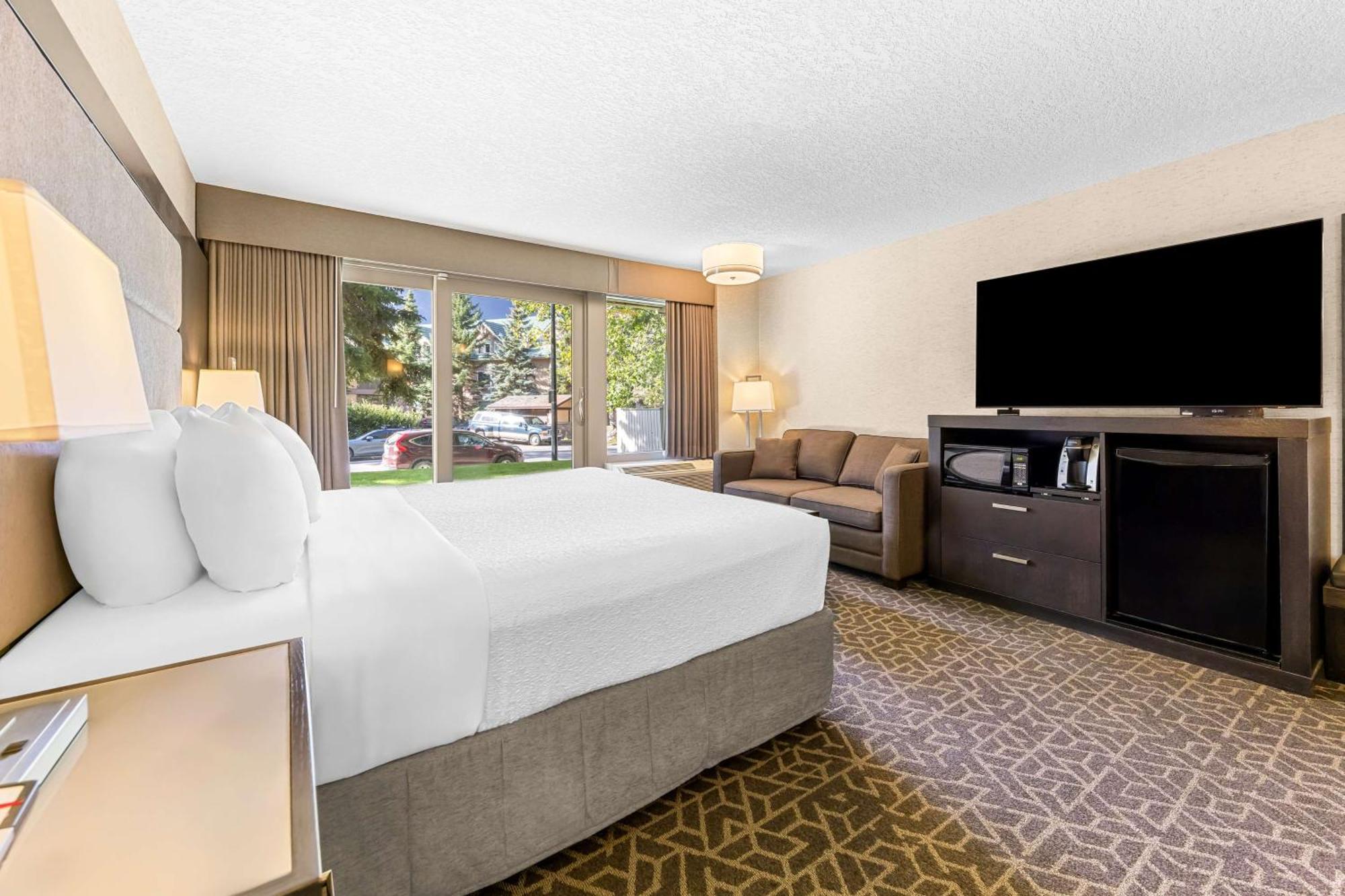 Western International Banff