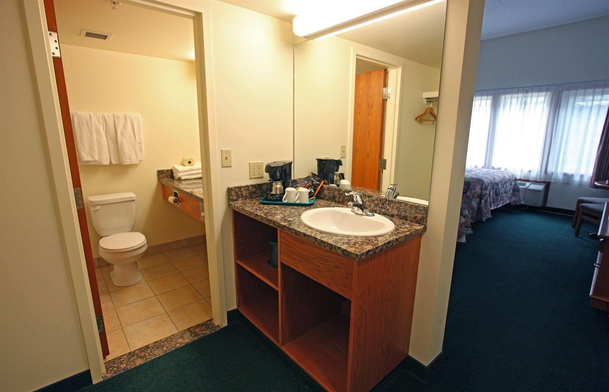 Motel Voyager