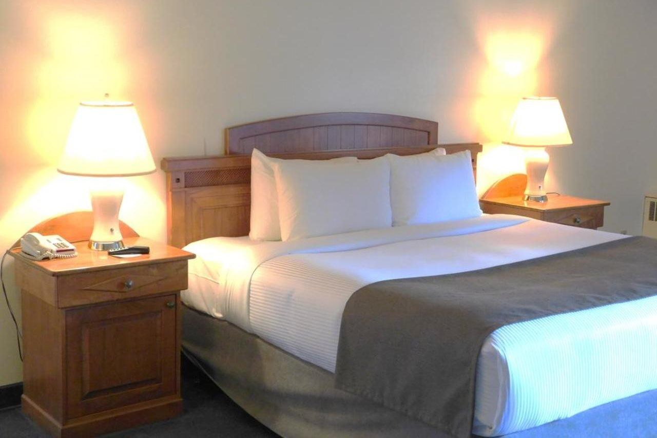 Voyager Motel