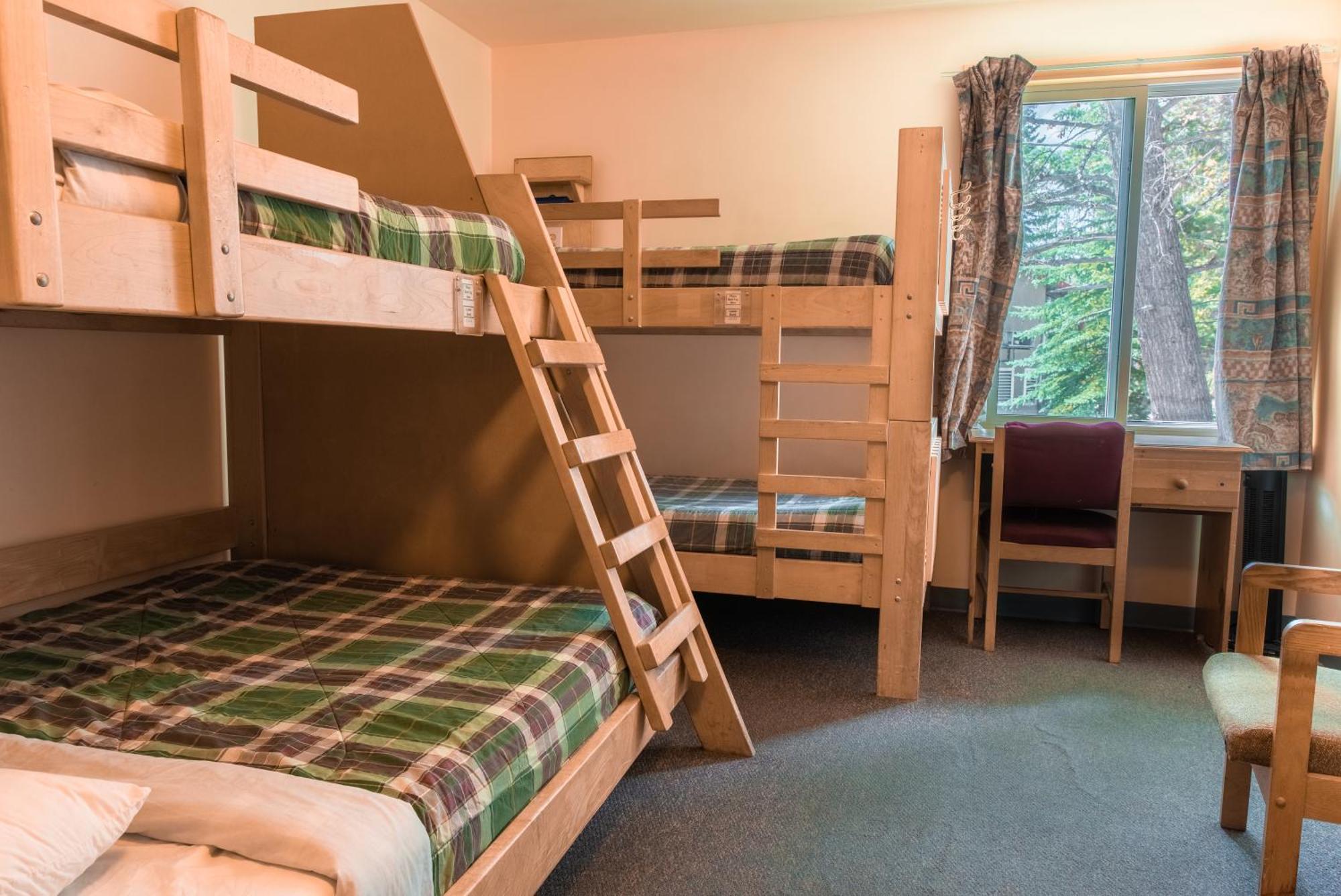 Hi Alpine Centre - Hostel *