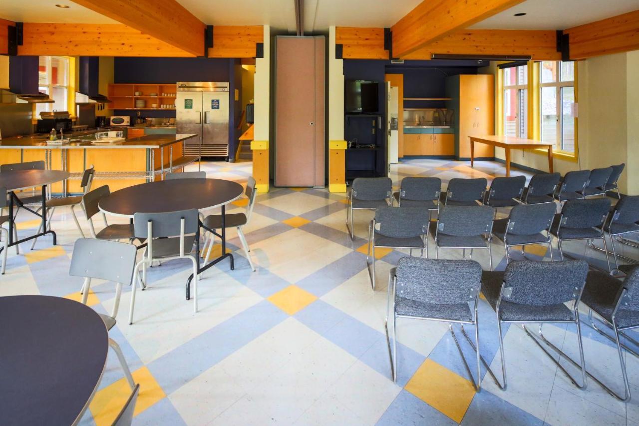 Hostel Hi Alpine Centre - *
