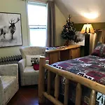 Holiday Lodge Bed And Breakfast