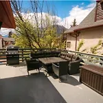 North House - Rocky Mountain Retreat- Enormous House Sleeps 23