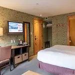 Fox Hotel And Suites