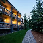 Tunnel Mountain Resort