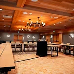 Moose Hotel And Suites