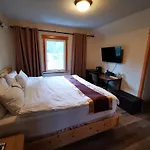 Riverfront Estate Bed&Breakfast Banff