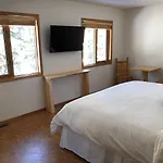 Cascade Court Bed And Breakfast