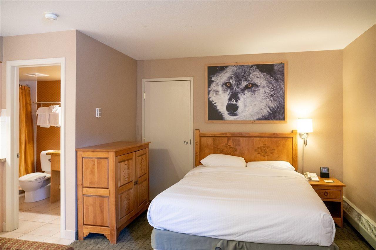 Hotel Rocky Mountain 3*