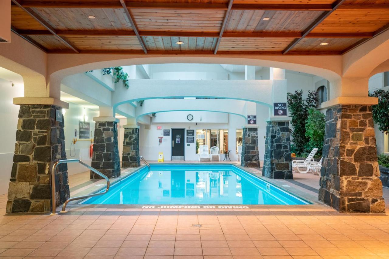 The Rundlestone 3*