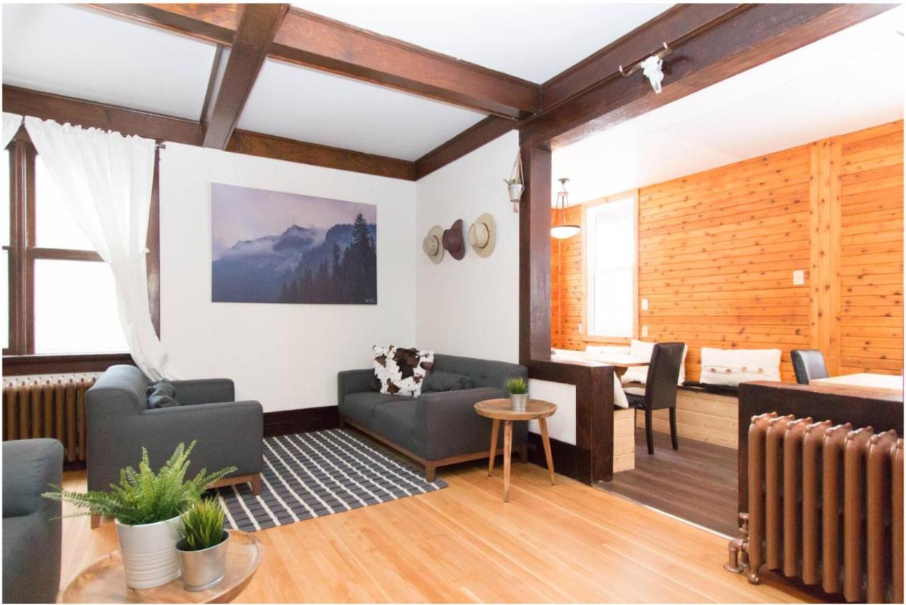North House - Rocky Mountain Retreat- Enormous House Sleeps 23 Banff