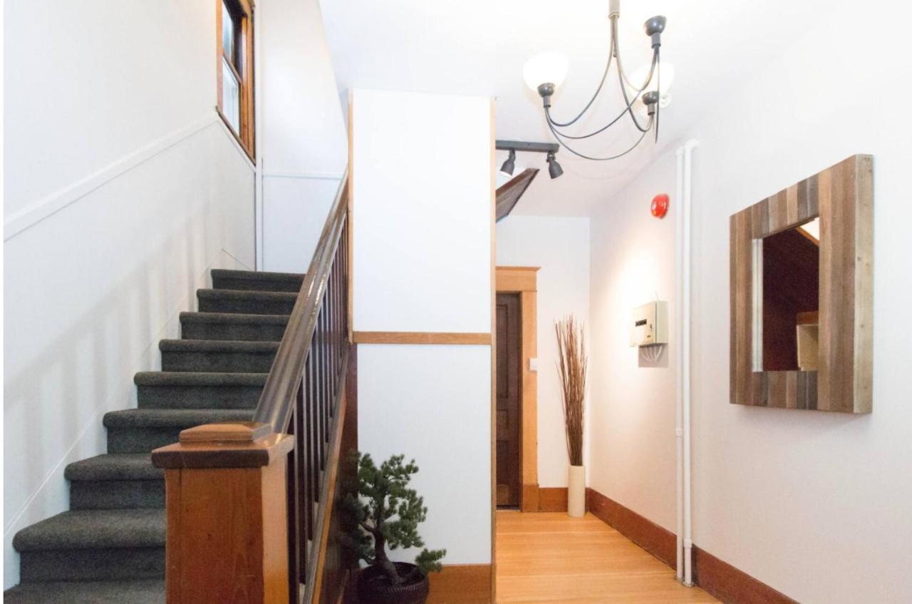 North House - Rocky Mountain Retreat- Enormous House Sleeps 23 Holiday home Banff