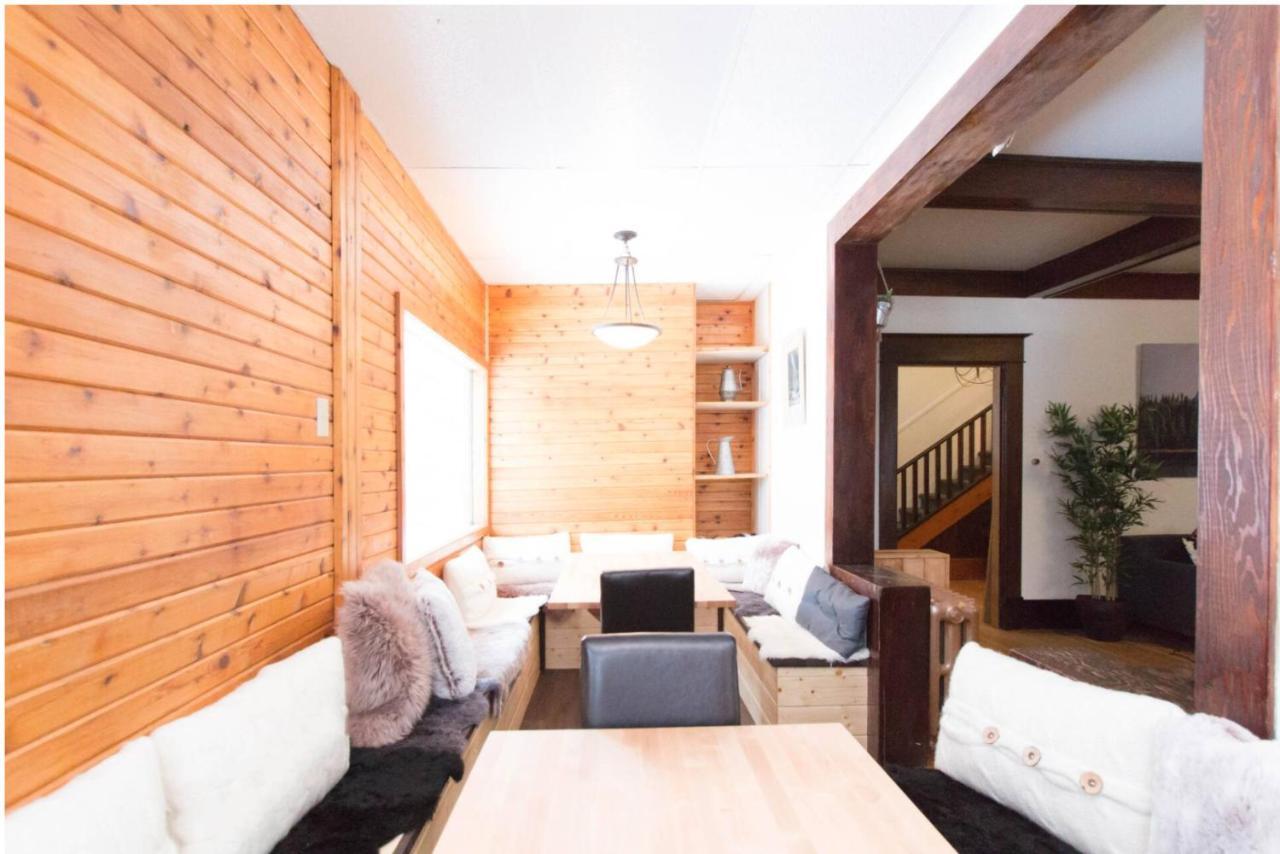 North House - Rocky Mountain Retreat- Enormous House Sleeps 23 * Banff