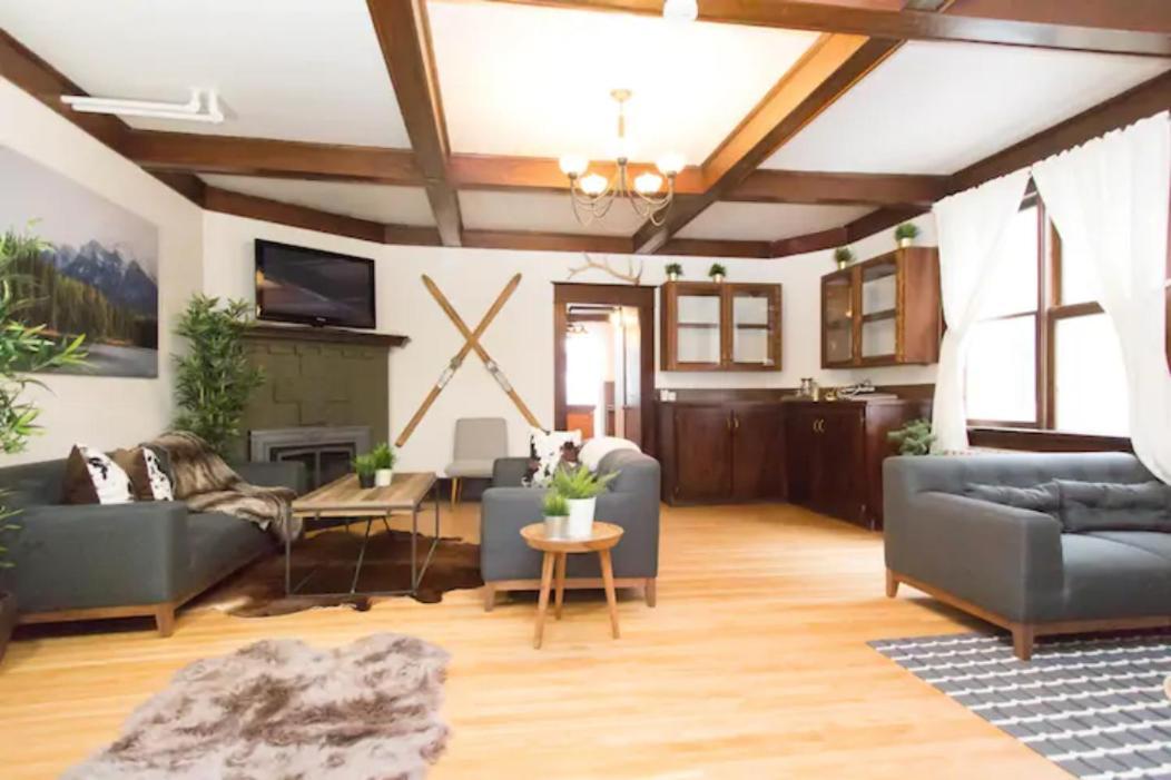 North House - Banff's Rocky Mountain House *