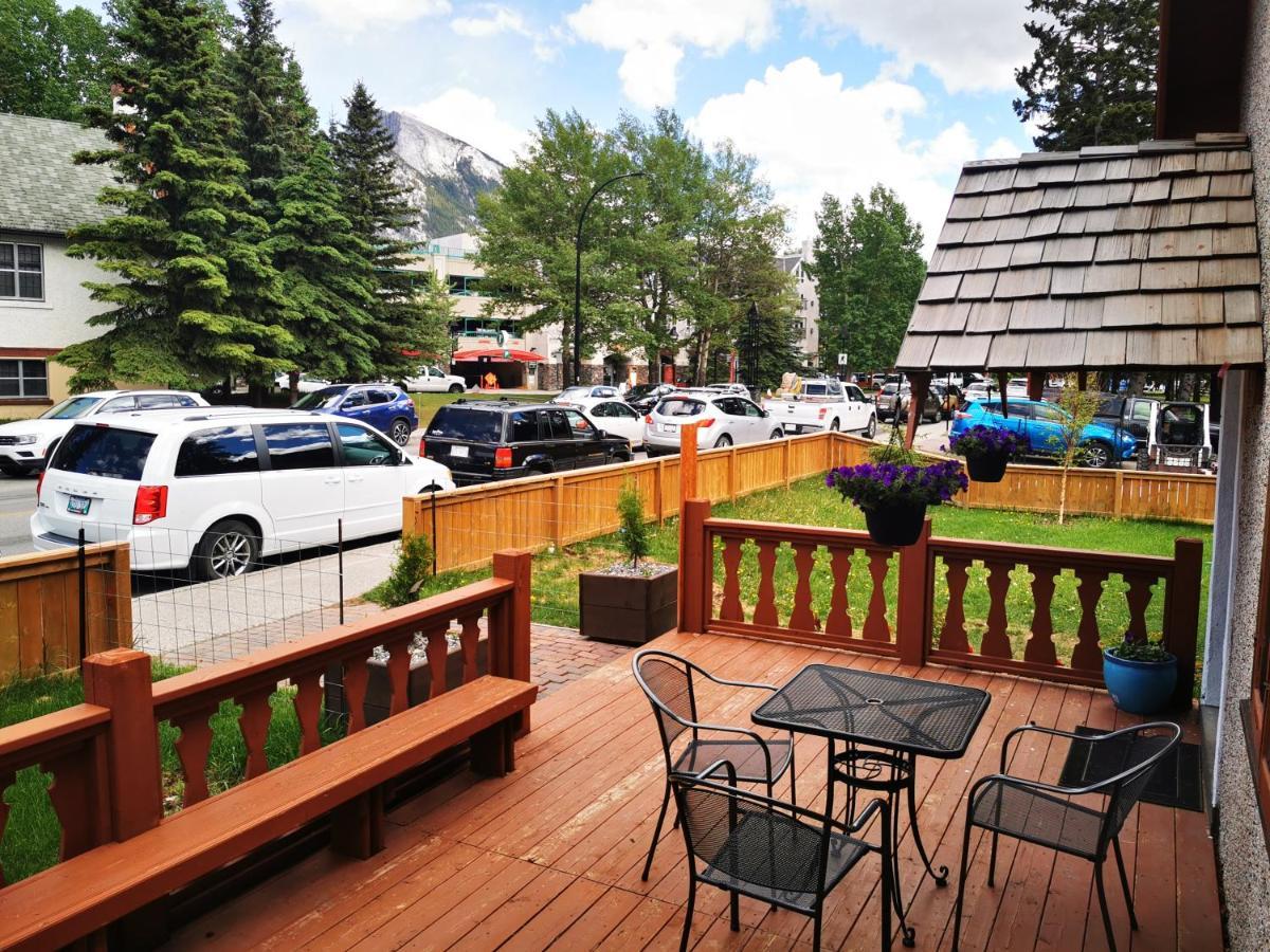 Riverfront Estate Bed & Breakfast