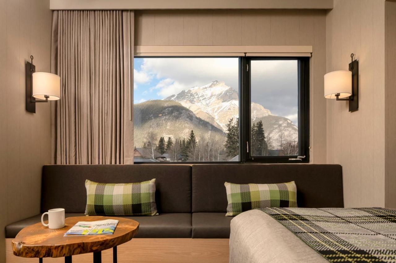Peaks And Hotel