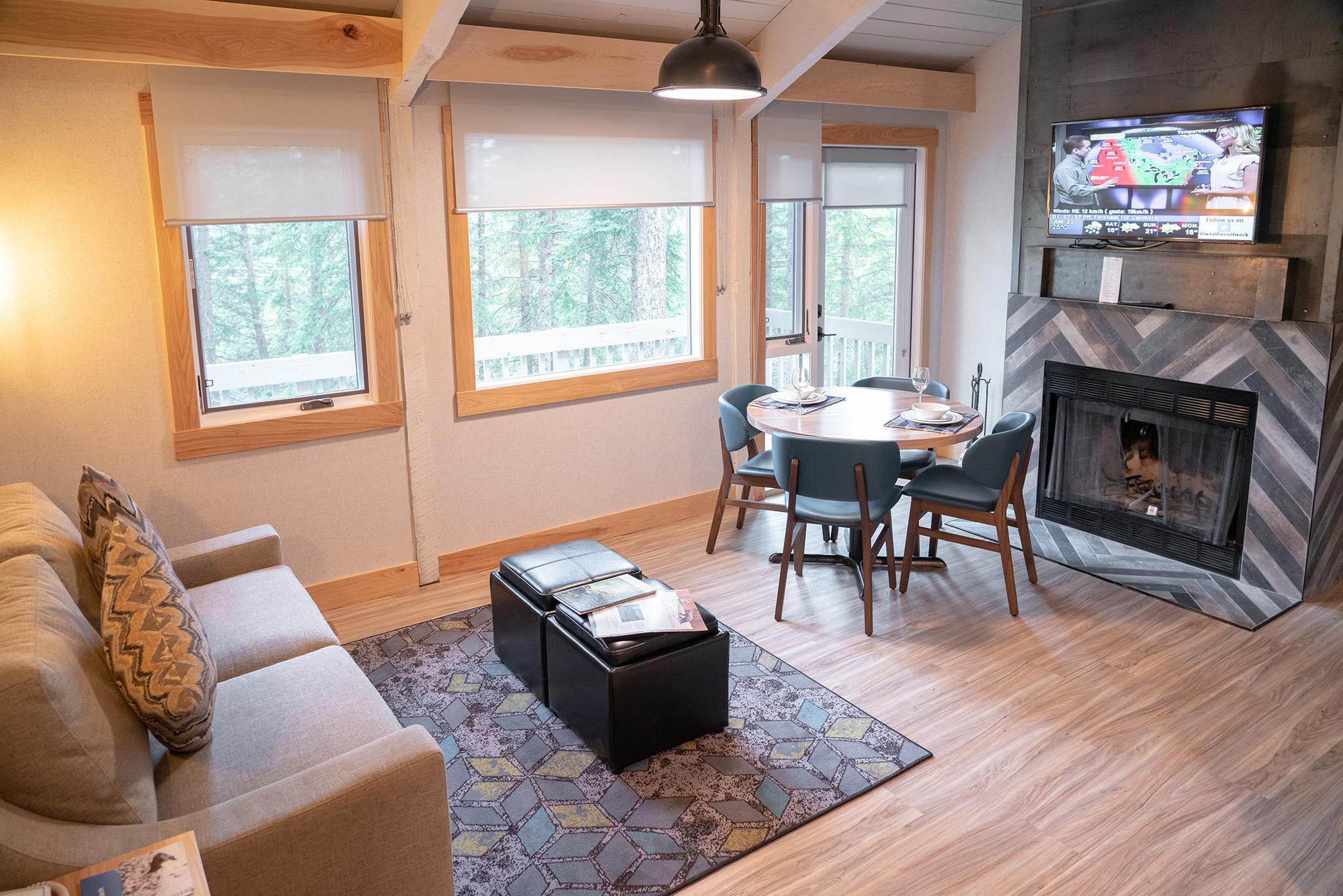 Tunnel Mountain Lodge