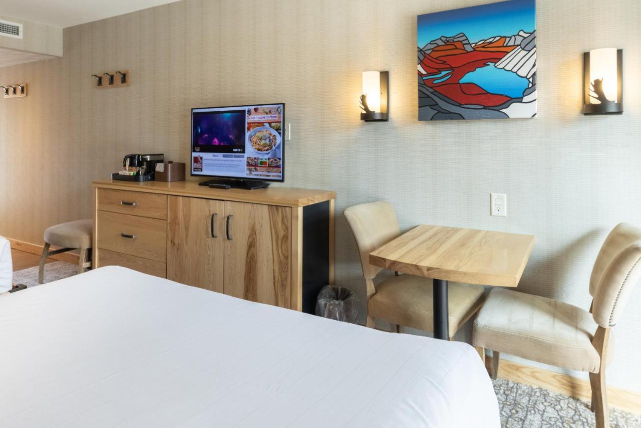 Moose And Hotel 4*