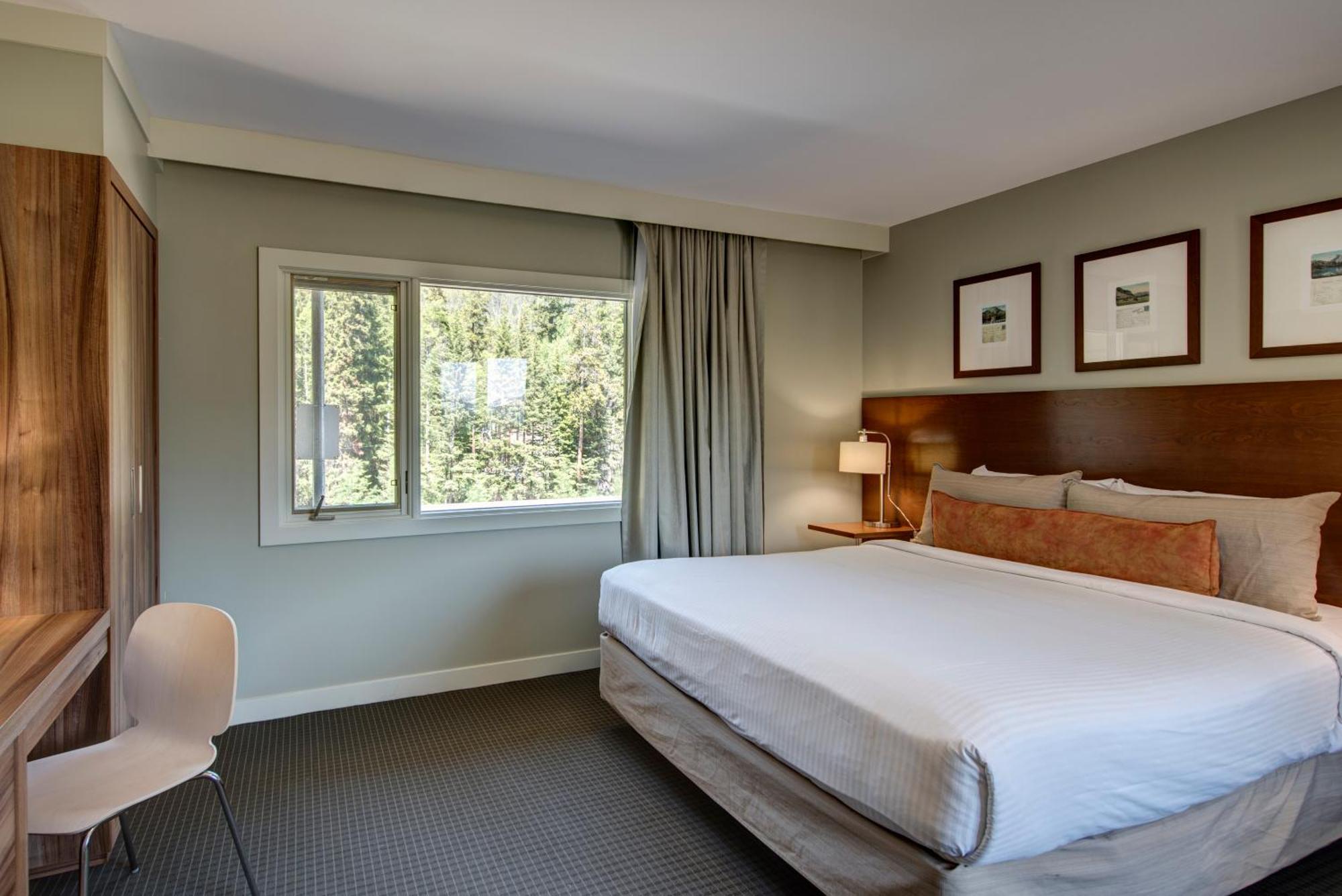 The Juniper & Bistro Hotel Banff