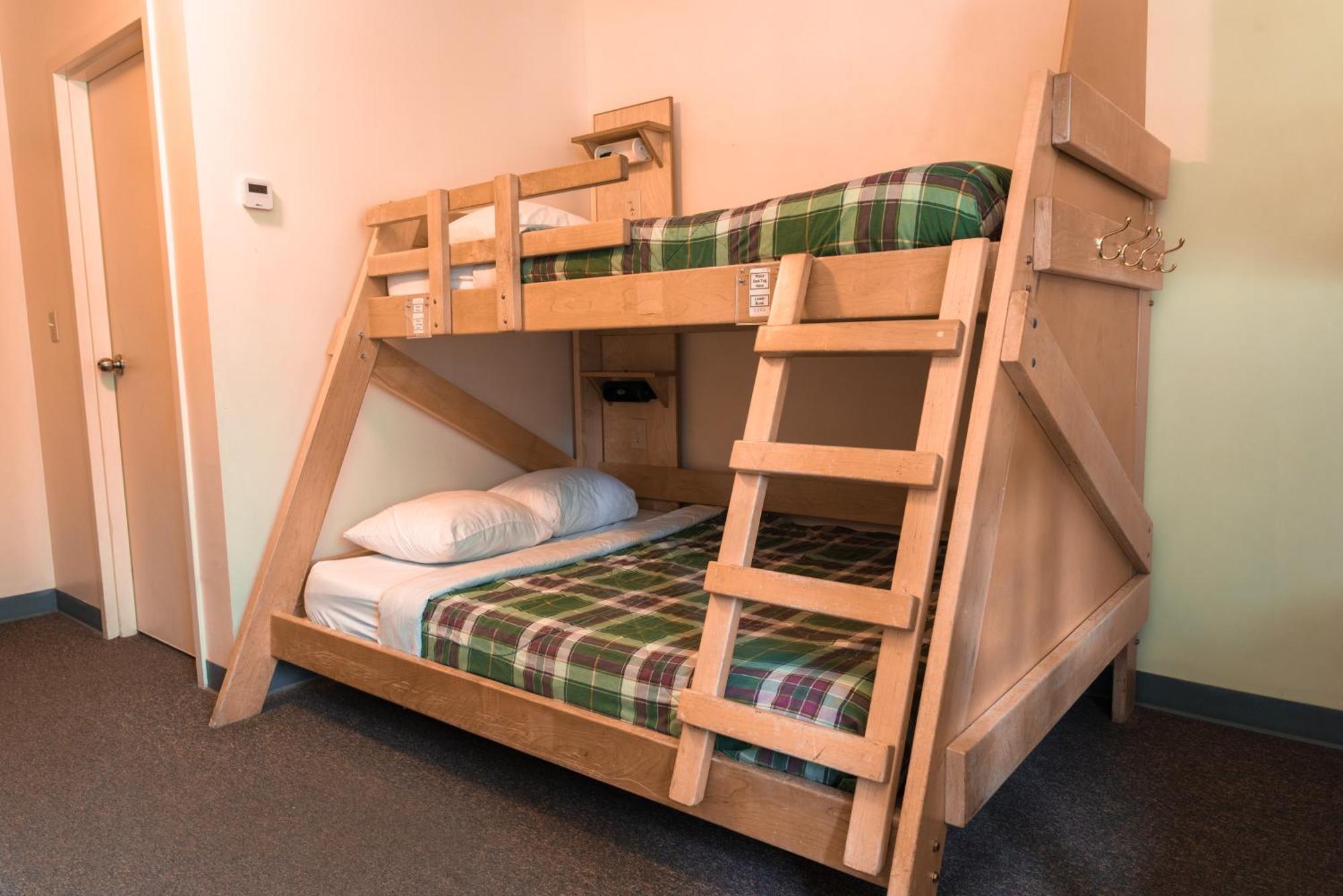 Hostel Hi Alpine Centre - *