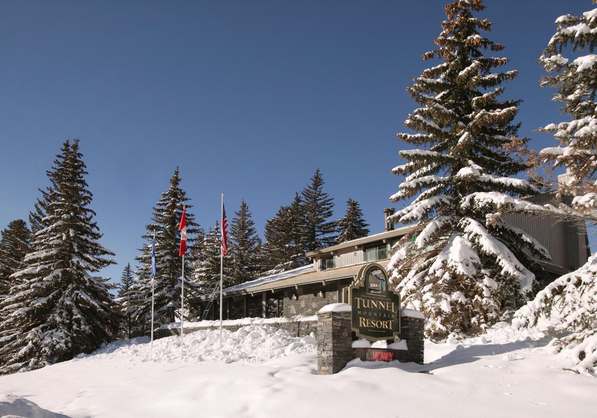 Lodge Tunnel Mountain *