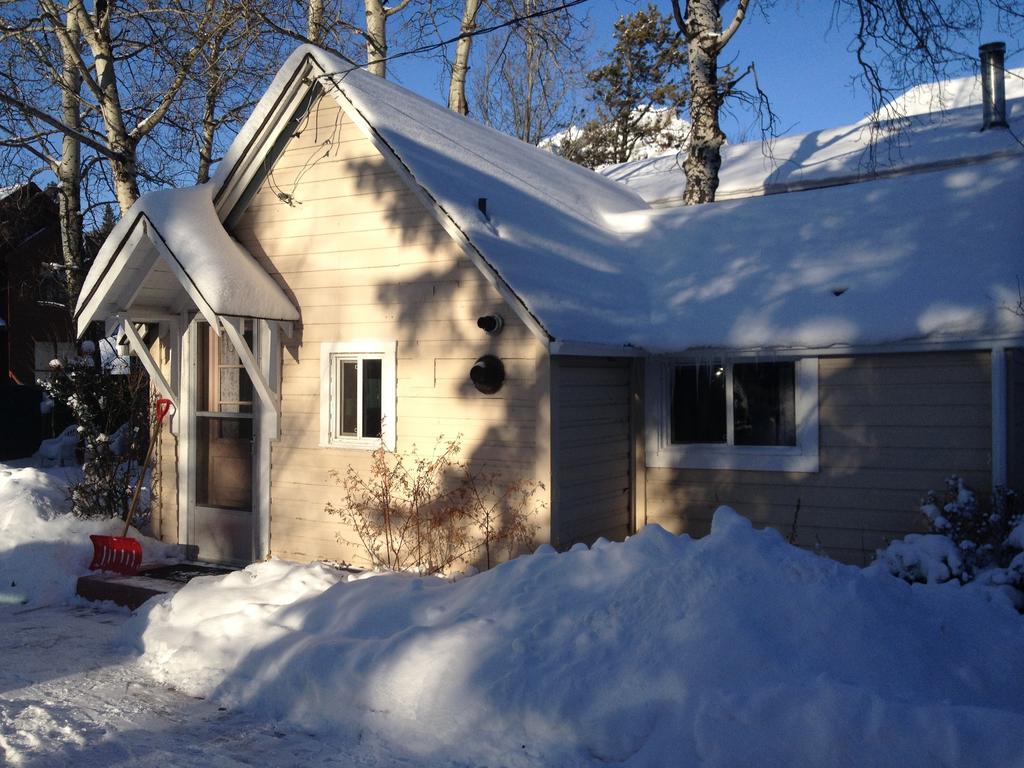 Bed & Breakfast Holiday Cabins 3*
