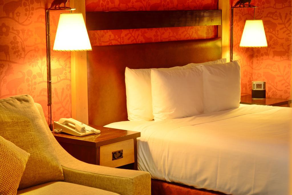 Hotel Fox And 4*