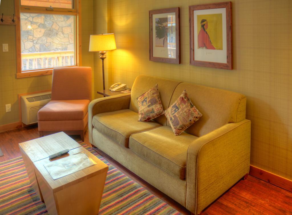 Hotel Fox And
