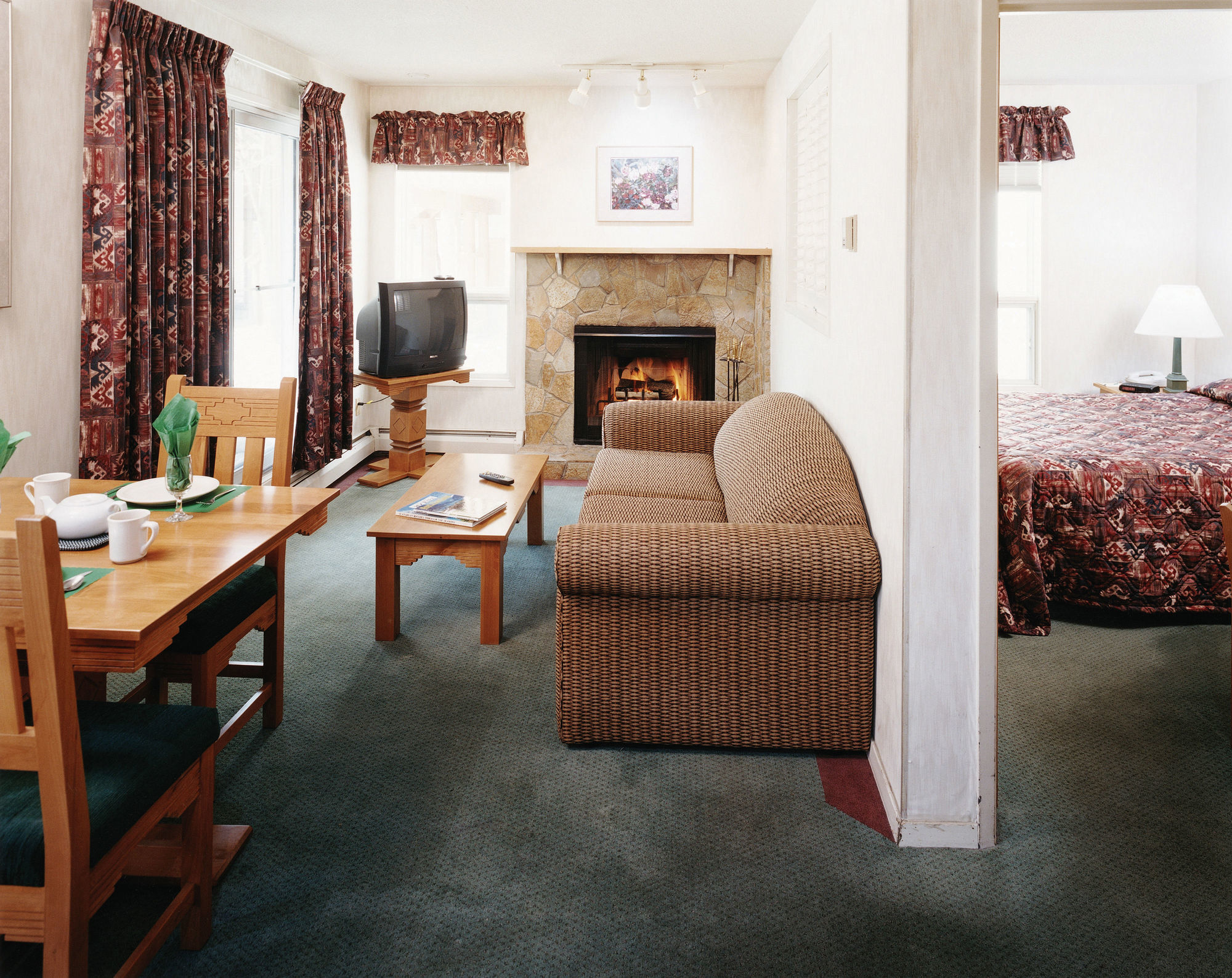 Hotel Rocky Mountain 3*