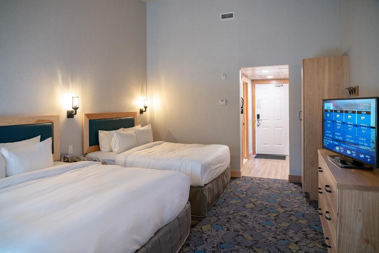 Tunnel Mountain Lodge