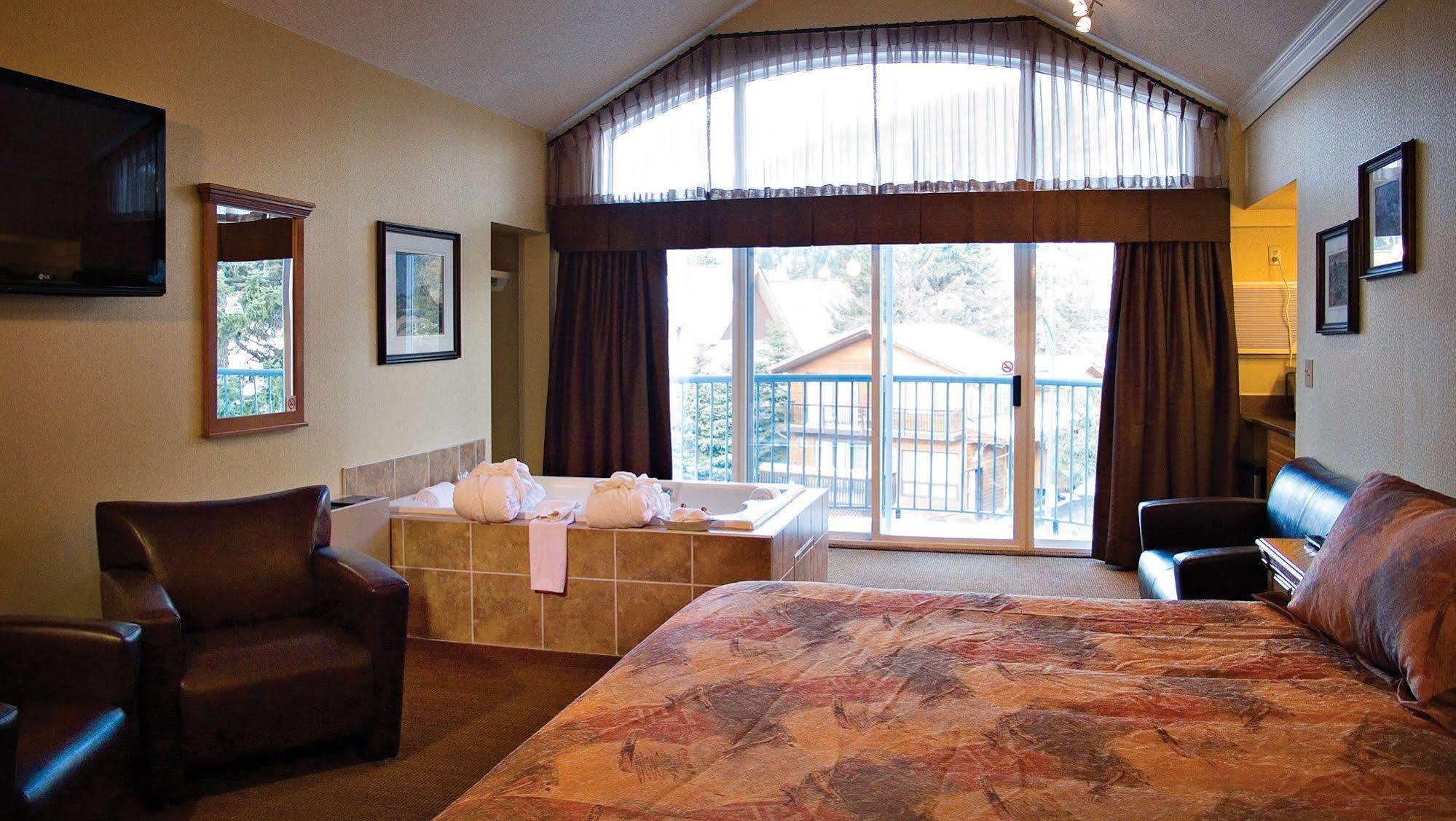 Irwin's Mountain Hotel Banff