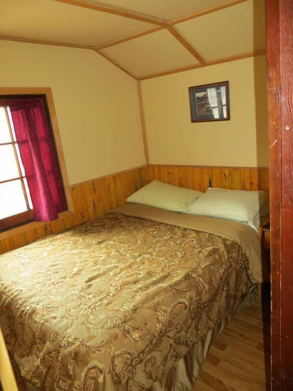 Hillside Holiday park 2*