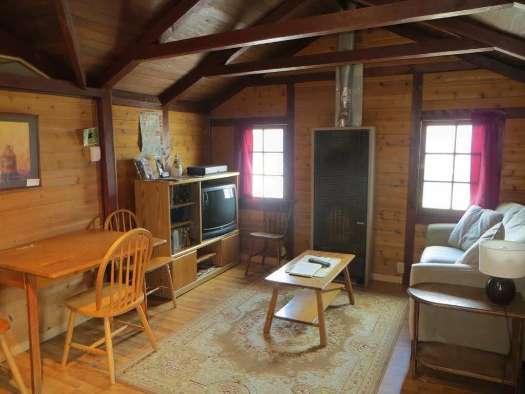 Hillside Holiday park 2*