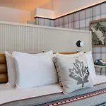 Moxy Banff