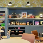 Moxy Banff