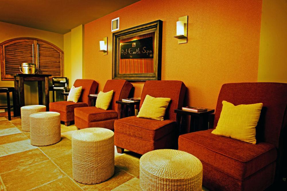 Caribou And Hotel 3*