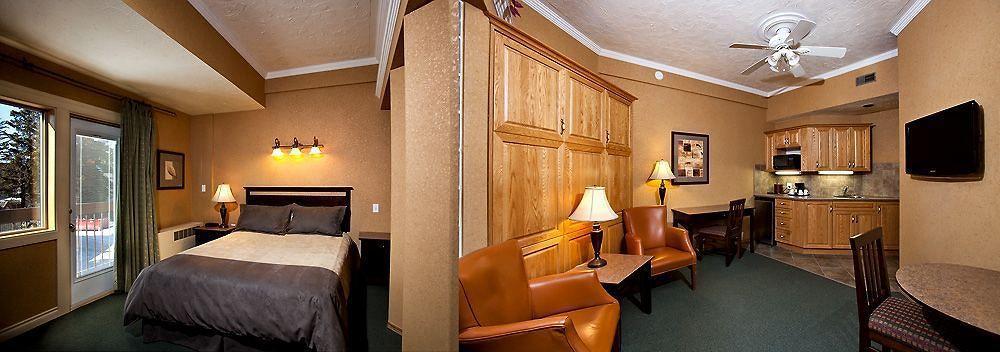 Hotel High Country 3*