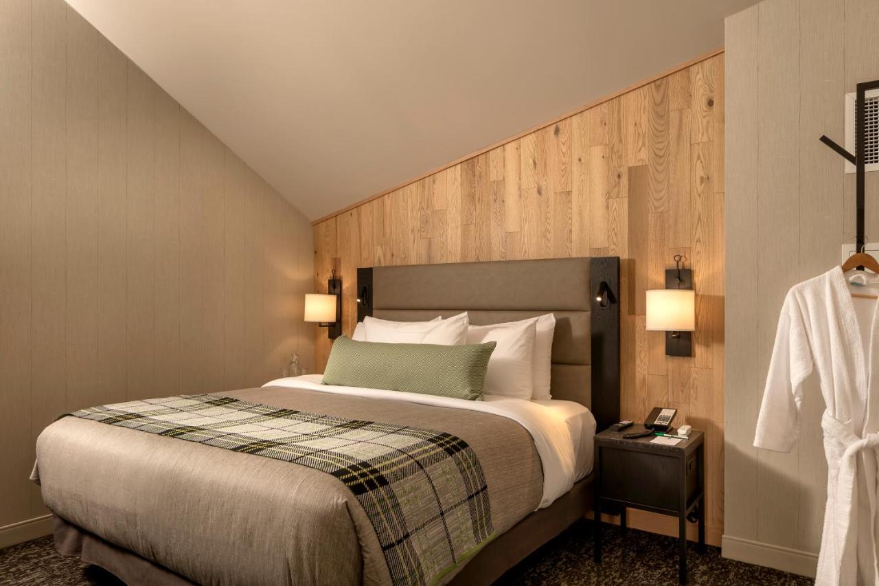 Hotel Peaks And