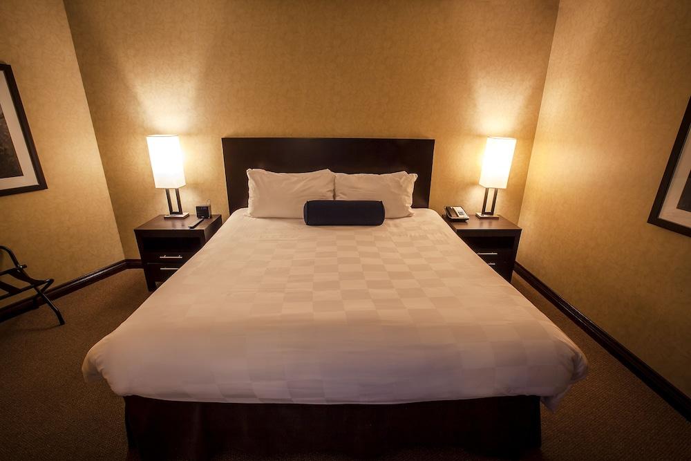 Hotel The Rimrock 5*