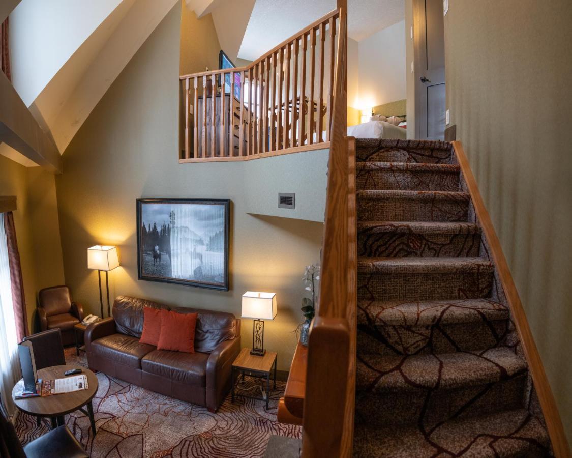 Caribou And Hotel