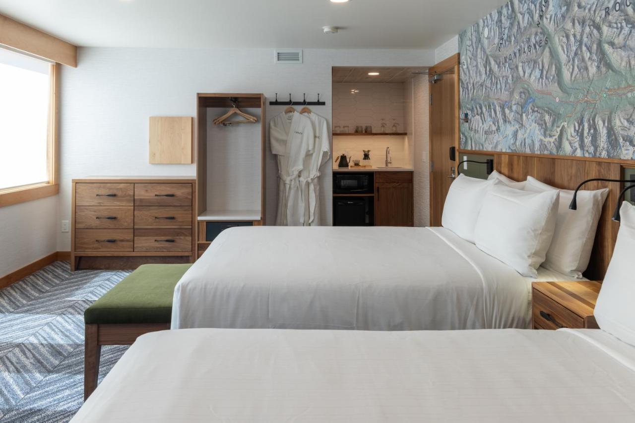 Hotel Canoe And 4*