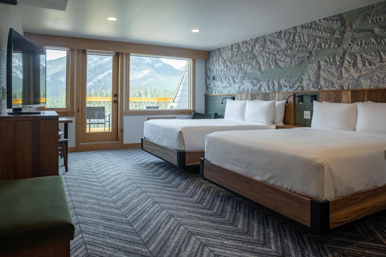 Hotel Canoe And Banff