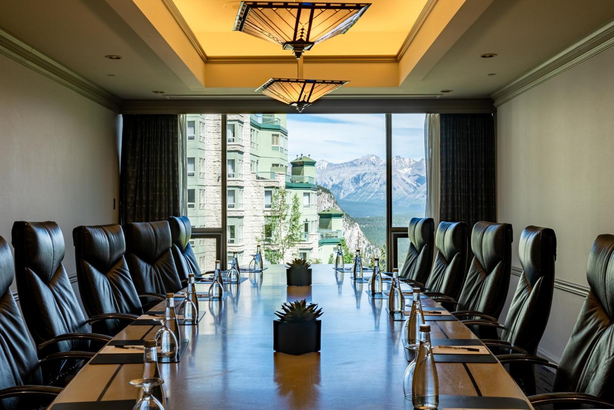 Hotel The Rimrock 5*