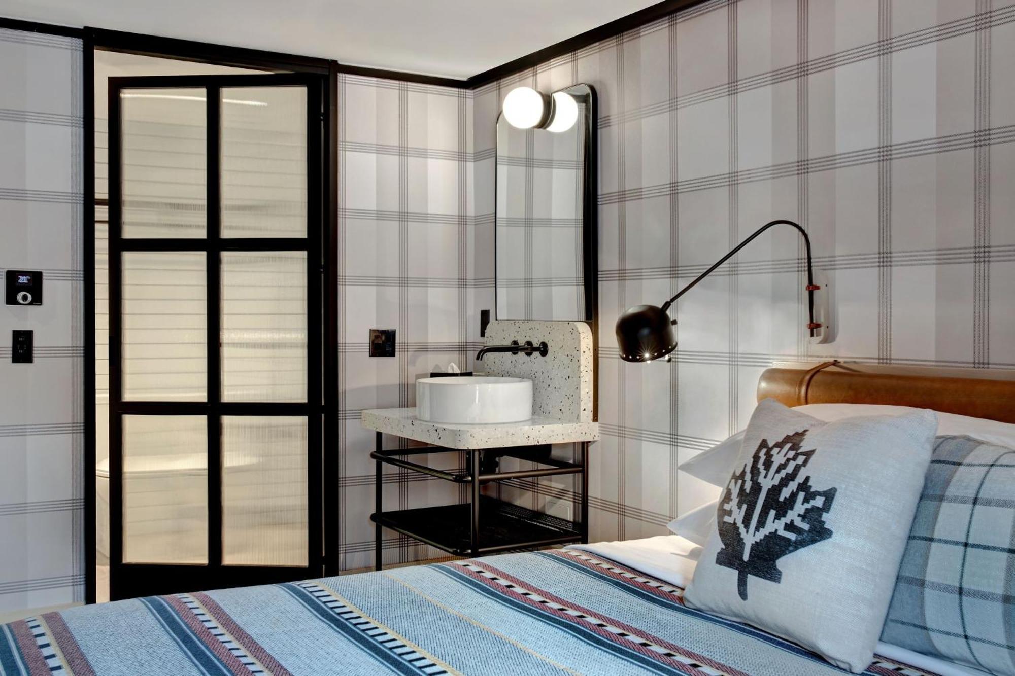 Moxy Hotel *