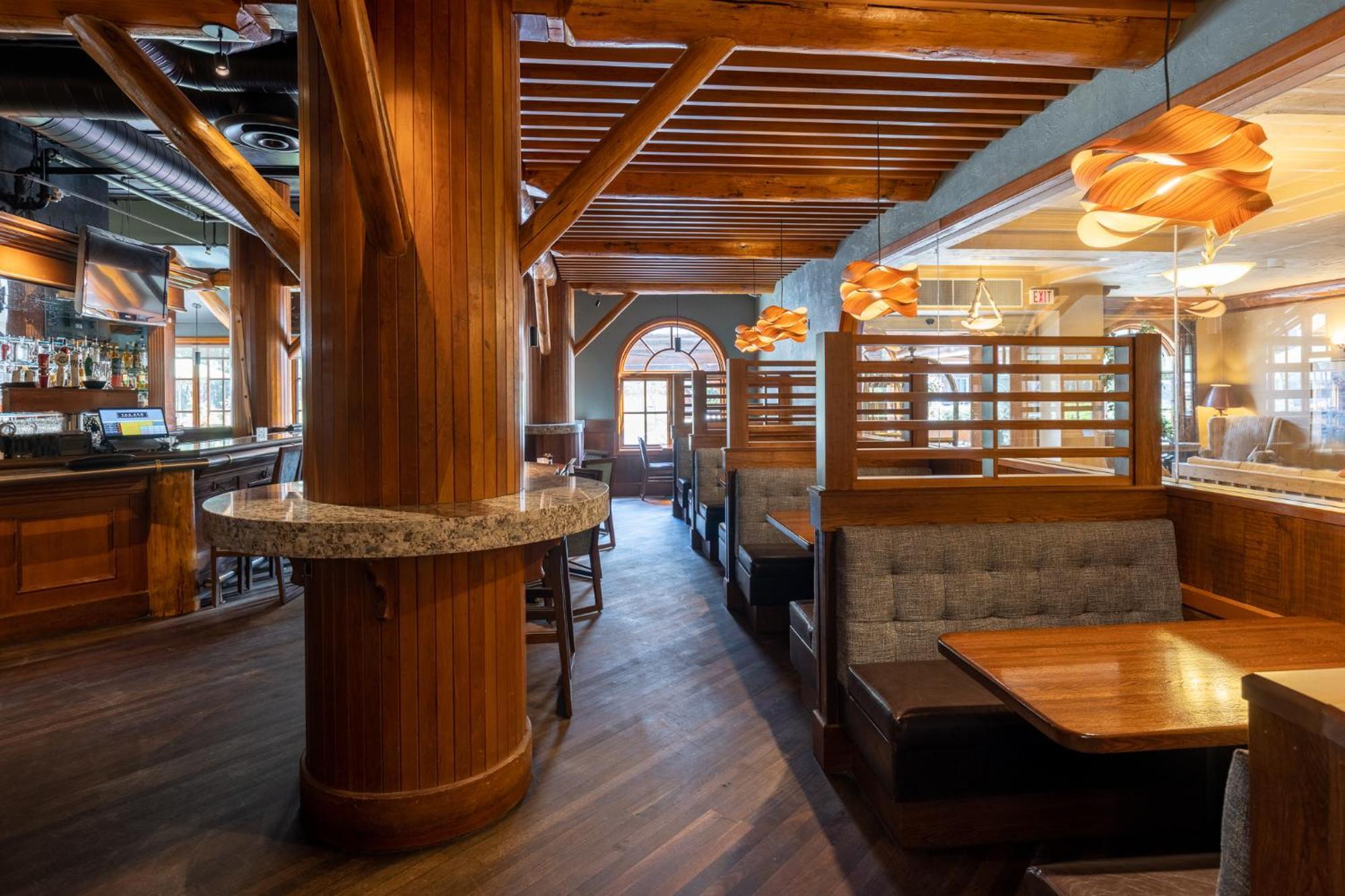 Hotel Caribou And Banff
