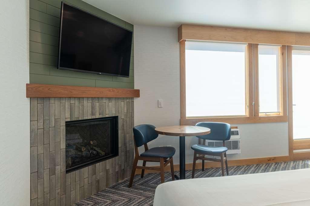 Canoe And 4* Banff